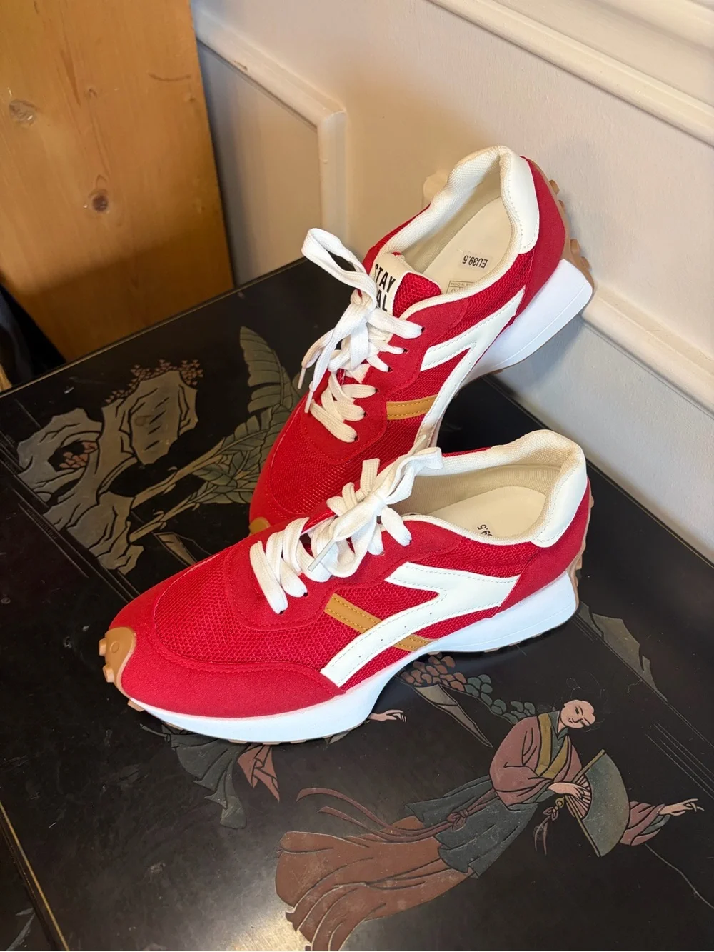 Red Athletic Tennis Sneakers — Lightweight Court Shoes